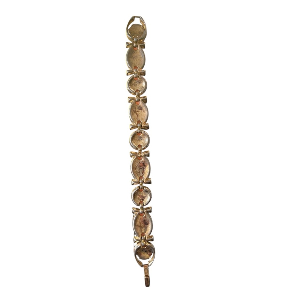 Vintage Crown Trifari Light Pink Ribbed Cabochon Bracelet, clasp closure - Picture 4 of 5